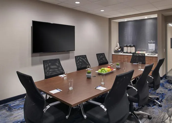 Fairfield & By Marriott Chicago O'hare 3*